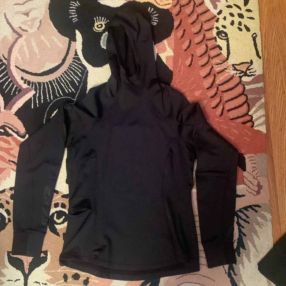 Sugoi hooded top